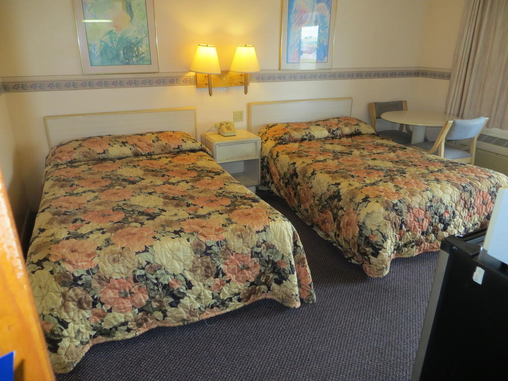 Budget Inn Sebring Room photo